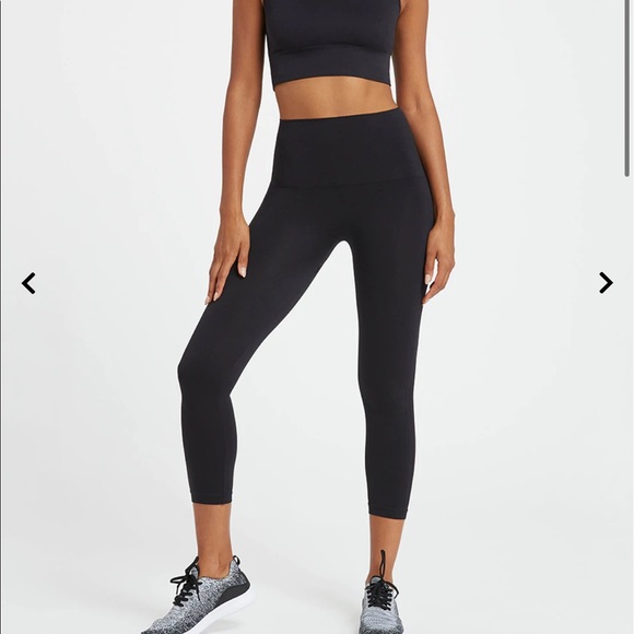 Look at Me Now Seamless Cropped Leggings - Picture 1 of 9